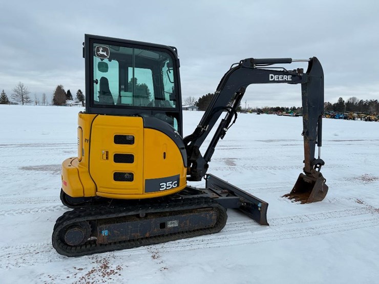 2018-deere-35g-image-3