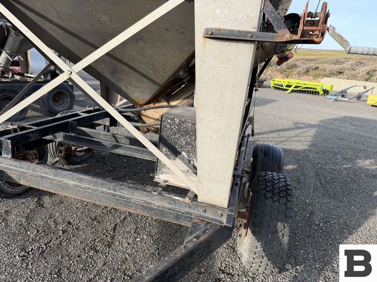 willmar-seed-tender-trailer-image-7