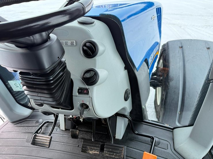 new-holland-t8.320-image-72