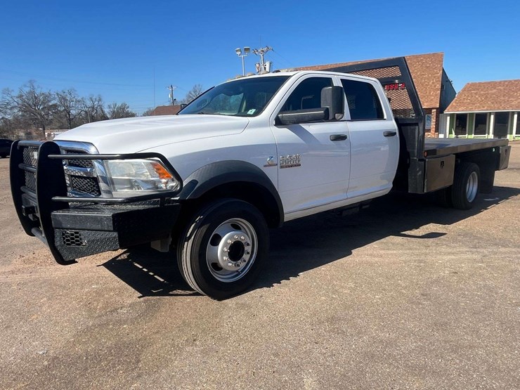 2014-dodge-ram-5500-image-1