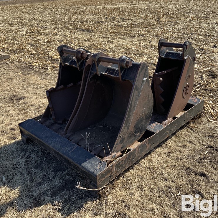 Caterpillar Buckets