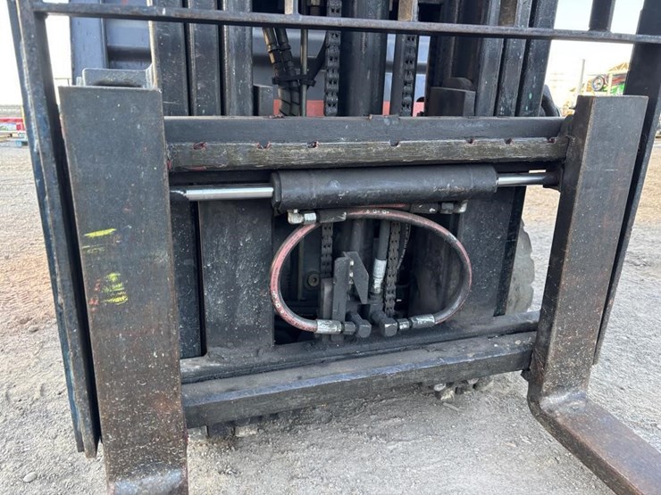 2004-toyota-7fgcu15-image-11