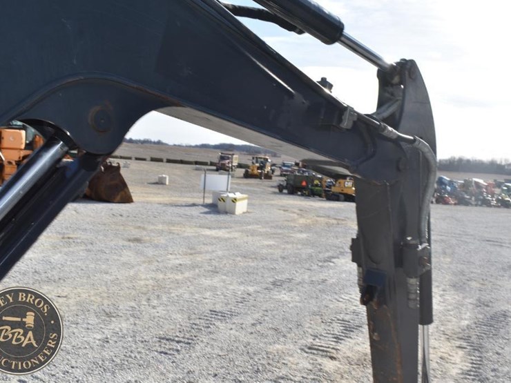 2021-deere-26g-image-36