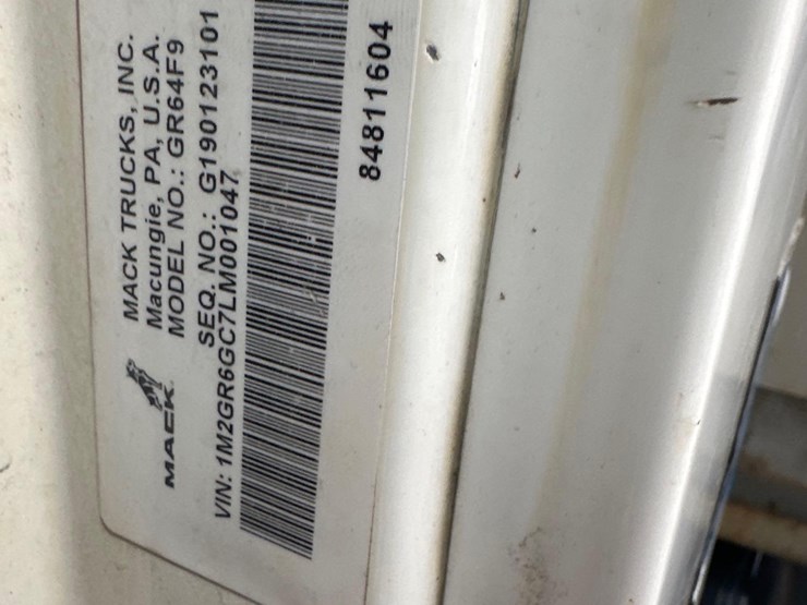 2020-mack-gr64f9-quad/a-dump-truck-image-18