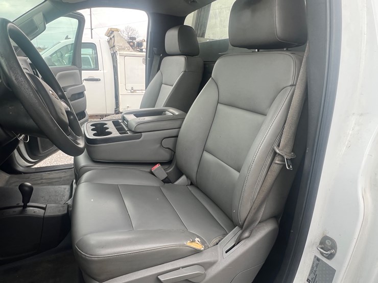 2016-chevrolet-2500-image-31