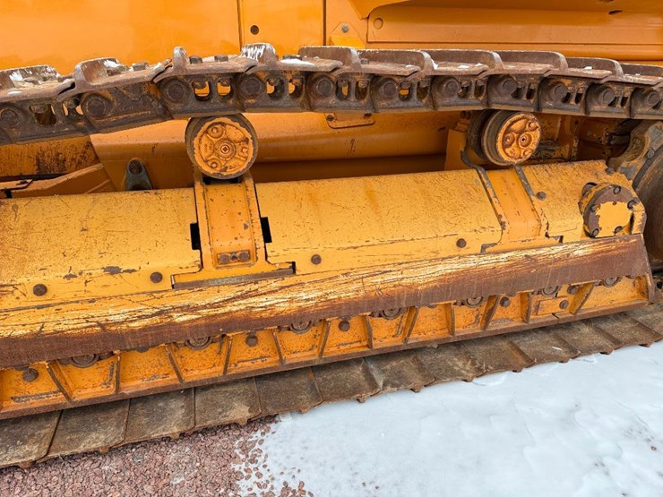 2011-case-1650l-xlt-image-10