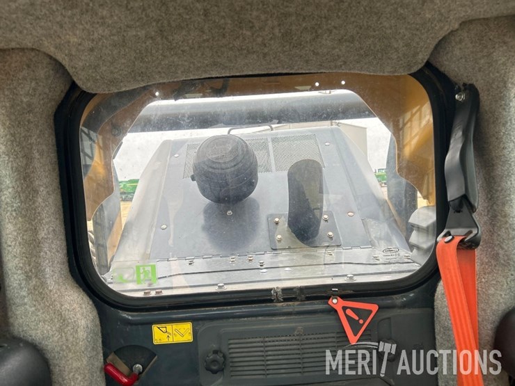 2018-deere-333g-image-41