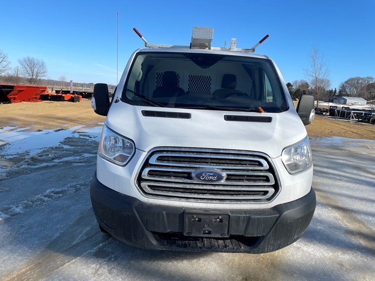 2019-ford-transit-image-2