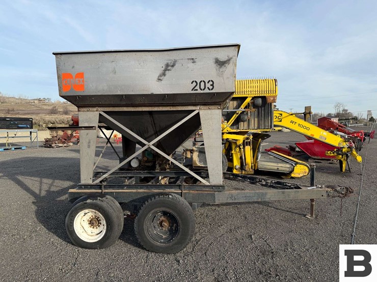 willmar-seed-tender-trailer-image-4