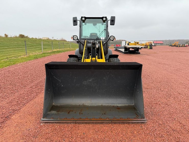 2022-new-holland-w80c-image-2