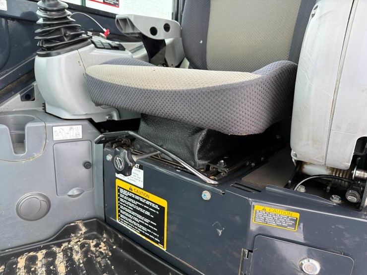 2018-deere-35g-image-49