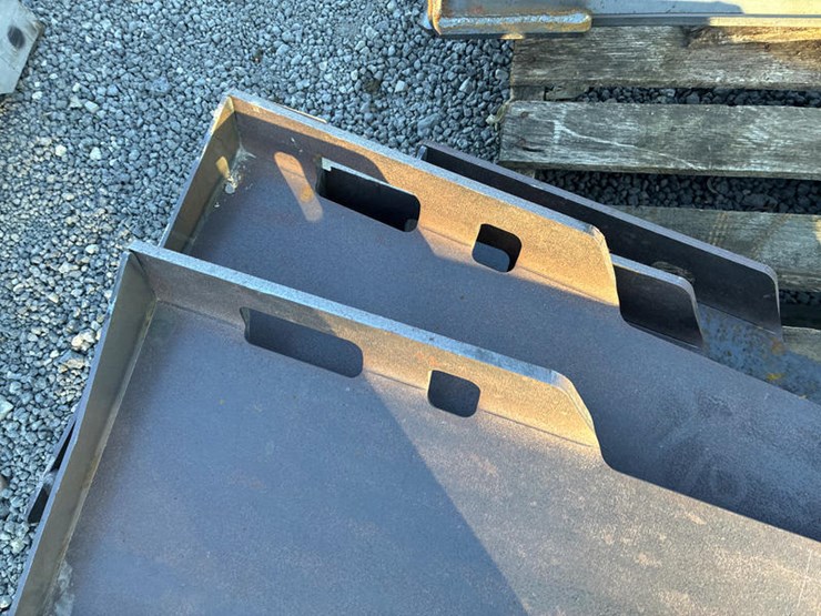 #115395-•-4x-weldable-skidsteer-face-plates-image-3