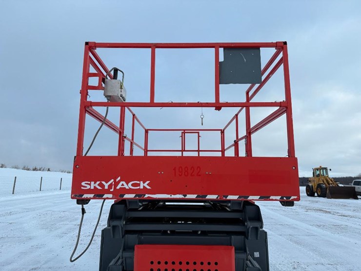 2017-skyjack-sj8841rt-image-23