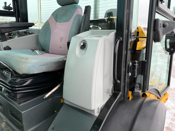 caterpillar-906m-image-44