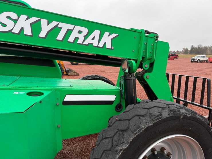 2015-sky-trak-6036-image-15