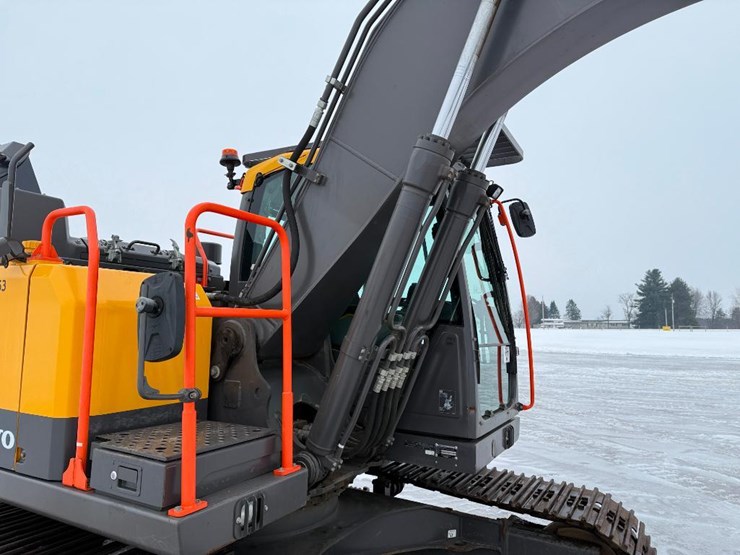 volvo-ec160el-image-30