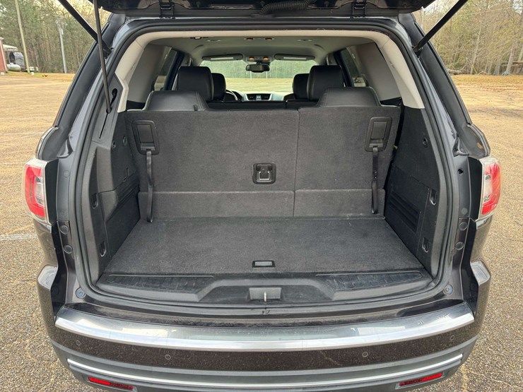 2016-gmc-acadia-slt-image-28