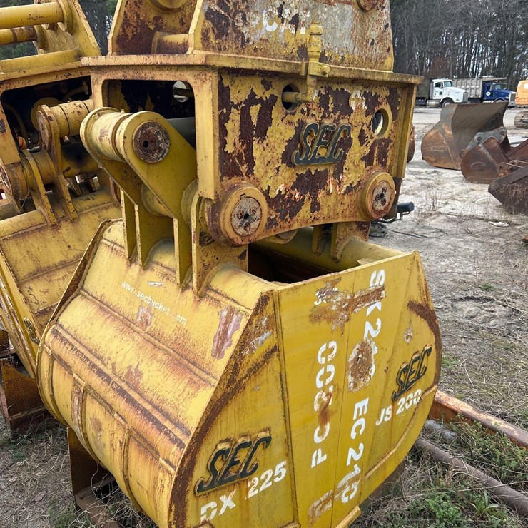 SEC EXCAVATOR CLAM BUCKET ATTACHMENT