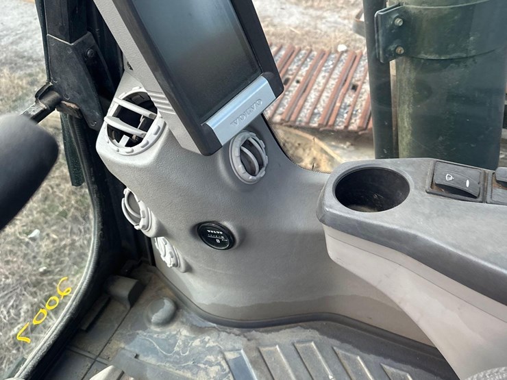 2014-volvo-ec250d-lr-image-17