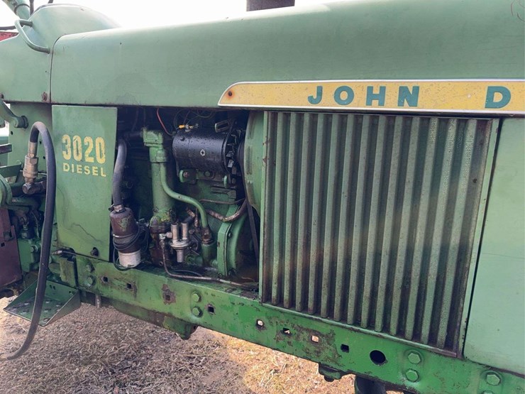 john-deere-3020-image-5