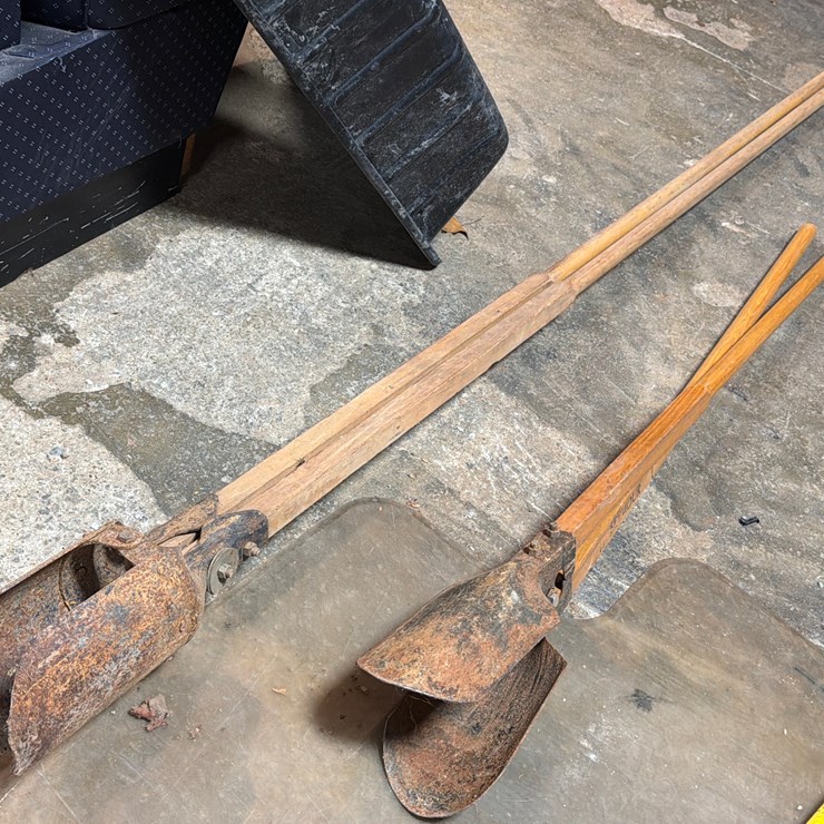 #106 • TWO POST HOLE DIGGERS