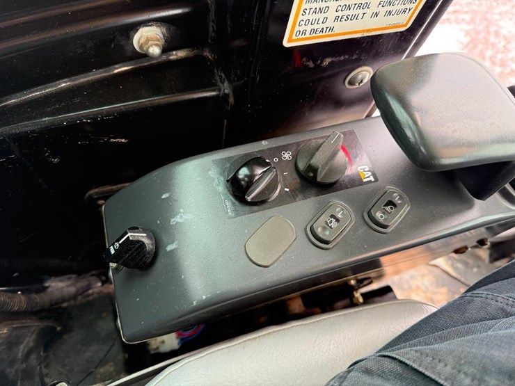 caterpillar-303cr-image-46