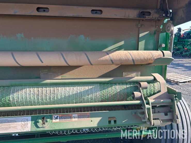 john-deere-561m-image-48