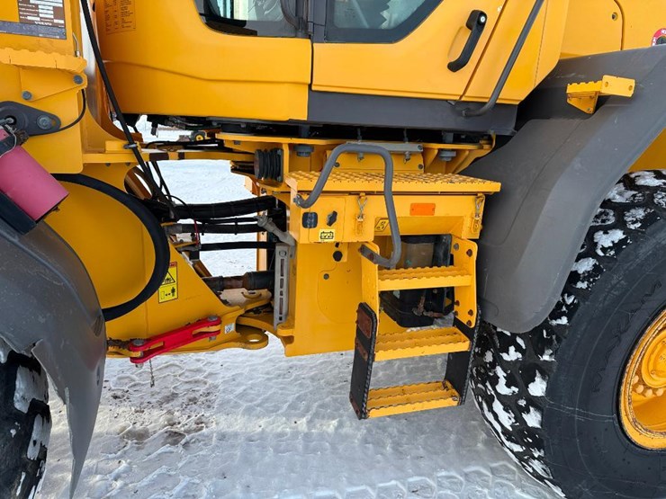 2015-volvo-l90g-image-17