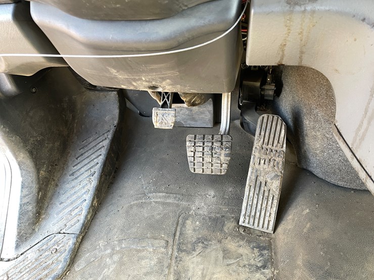 #1465-•-2013-freightliner-asphalt-truck-(has-mn-title)-image-64