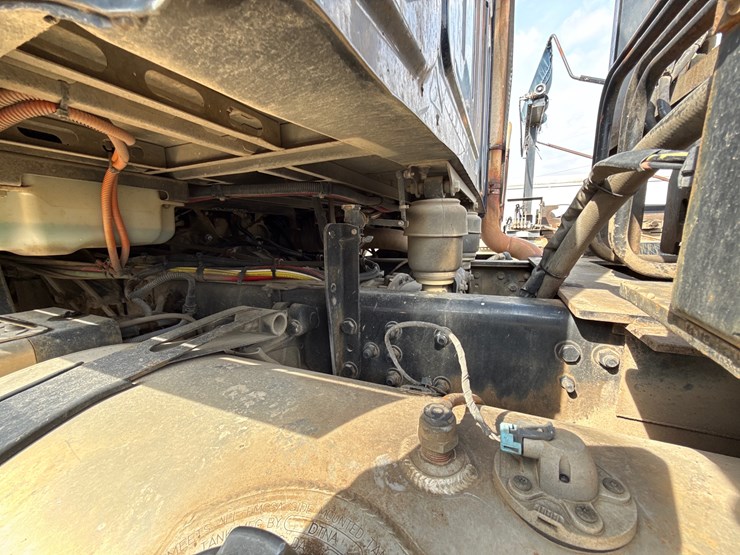 2018-western-star-4700sb-image-15