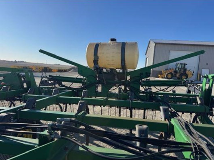 john-deere-2210-image-31