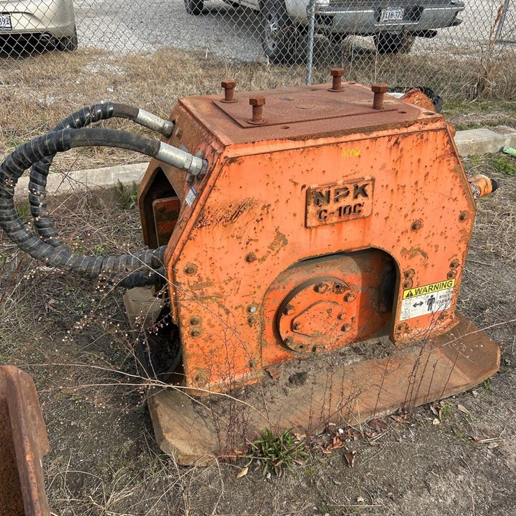 NPK C10C-C1100 EXCAVATOR VIBRATORY COMPACTOR AATACHMENT