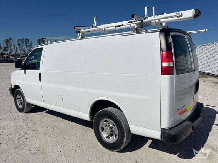 2019-chevrolet-express-2500-image-4