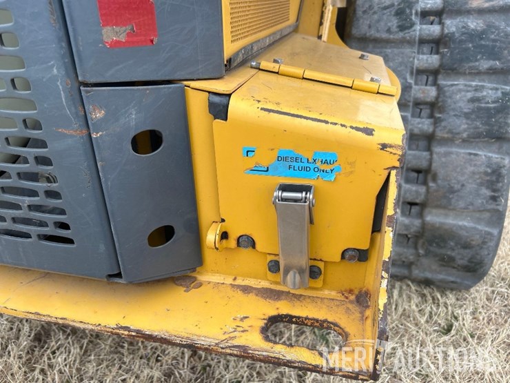 2018-deere-333g-image-24