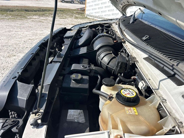 2008-ford-cargo-image-9