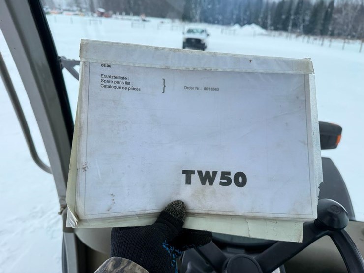 2013-takeuchi-tw50-image-56