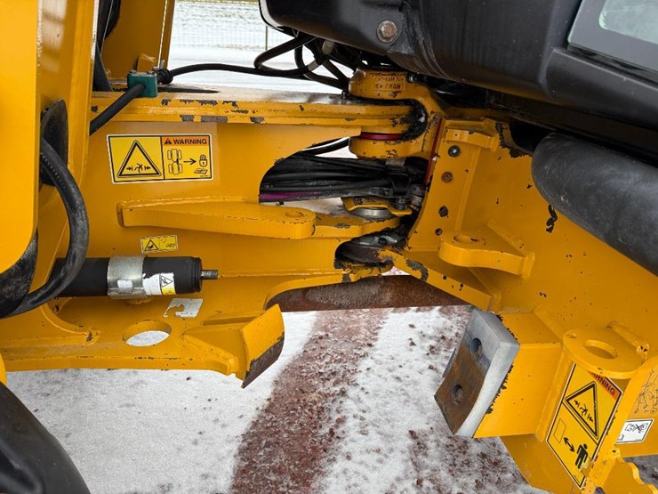 caterpillar-906m-image-29