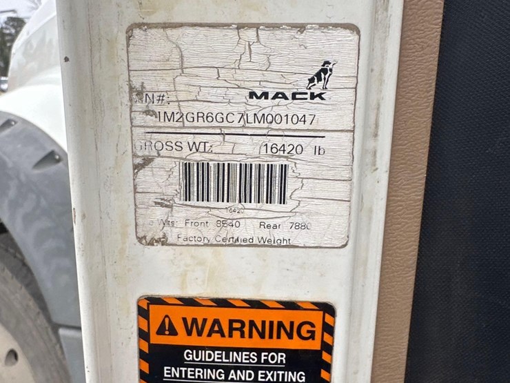 2020-mack-gr64f9-quad/a-dump-truck-image-17