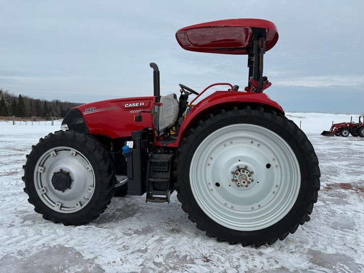 case-ih-farmall-140a-image-6