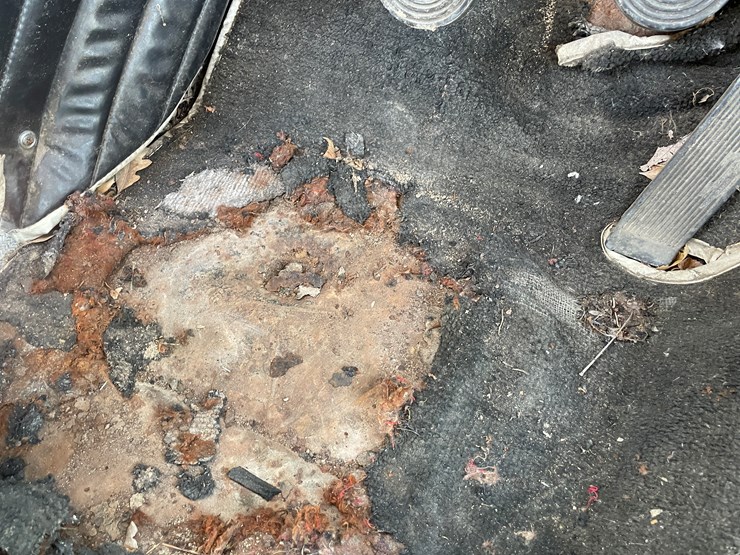 #1526-•-1950-willys-jeepster-**non-runner**(has-mn-title)-image-24