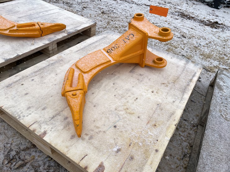 caterpillar-305-image-1