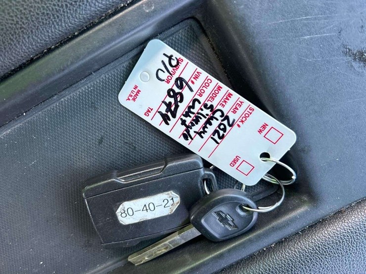 2021-chevrolet-silverado-2500hd-image-23