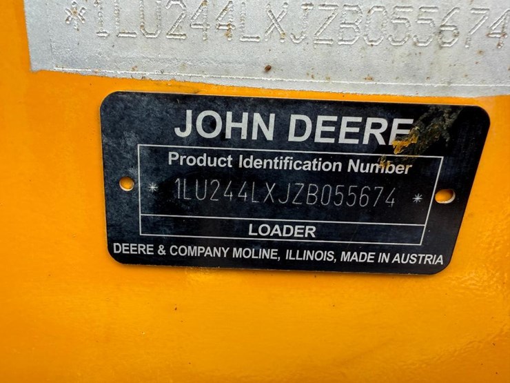 2019-deere-244l-image-66
