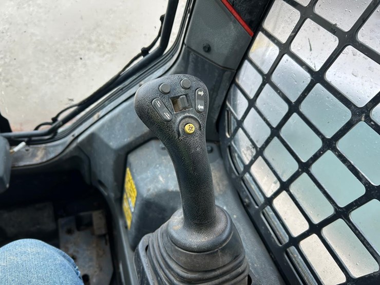 2020-bobcat-t76-image-21