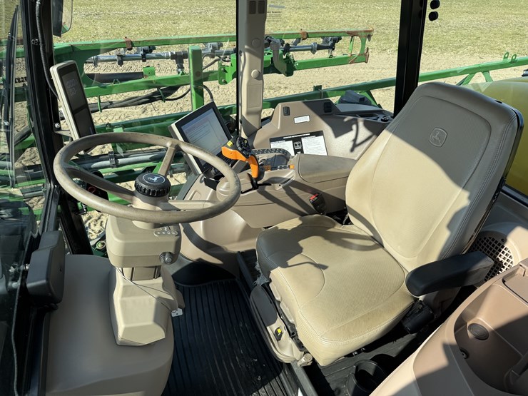 2022-john-deere-r4023-image-13