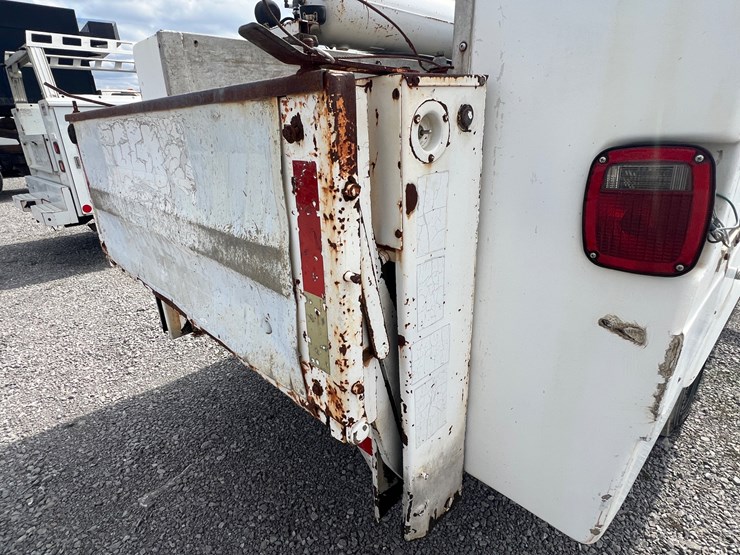 2009-chevrolet-2500-image-7