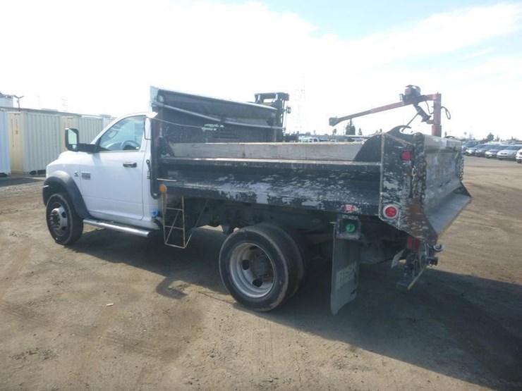 2012-dodge-ram-5500-image-4