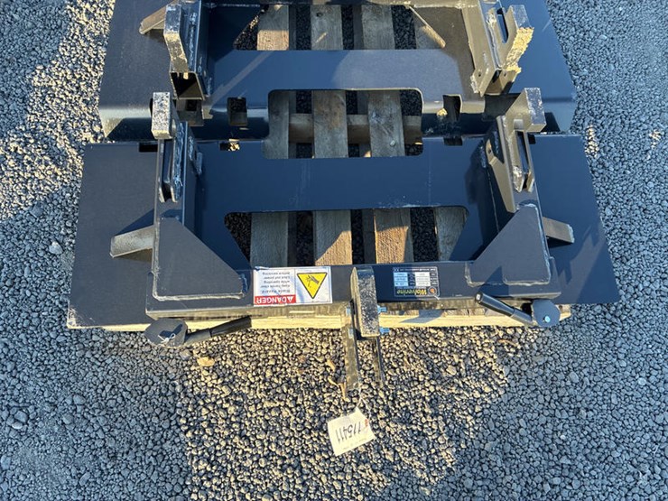 #115411-•-skidsteer-mt-3pt-hitches-image-6