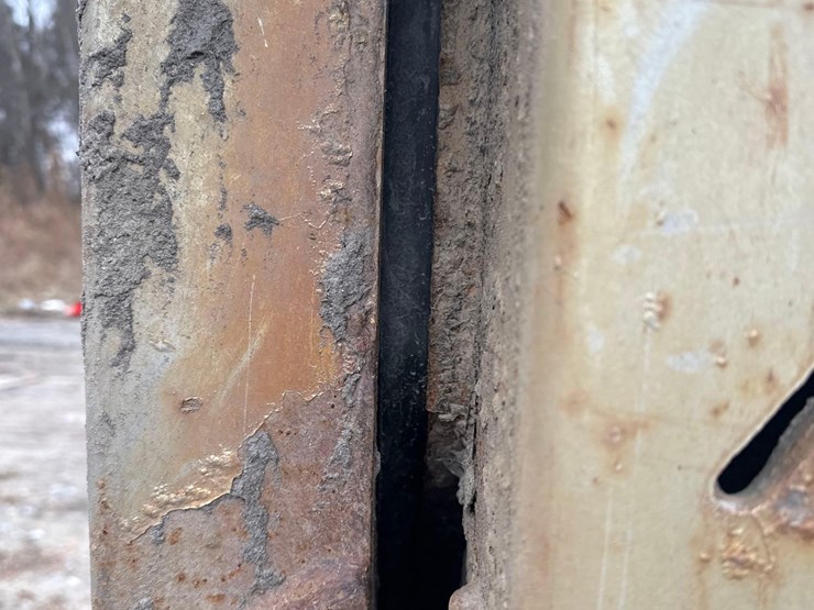 2020-mack-gr64f9-quad/a-dump-truck-image-11