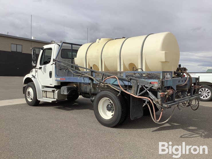 2003-freightliner-m2-106-image-7